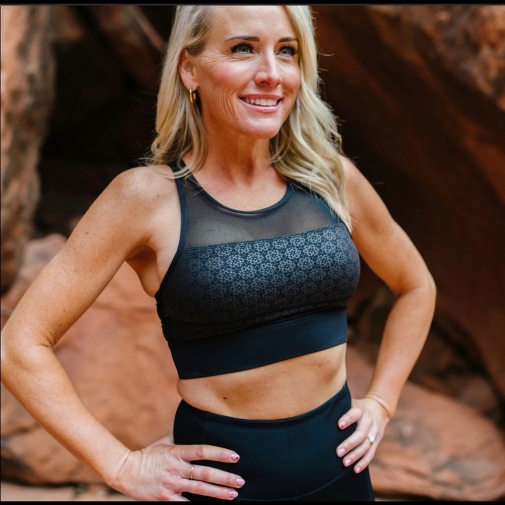 Zyia Flower Power Black Sports Bra Large